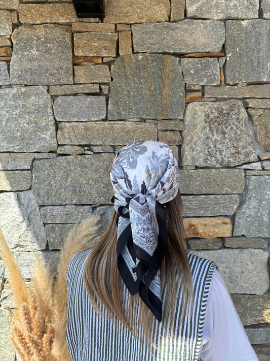 Carré de soie FLEUR