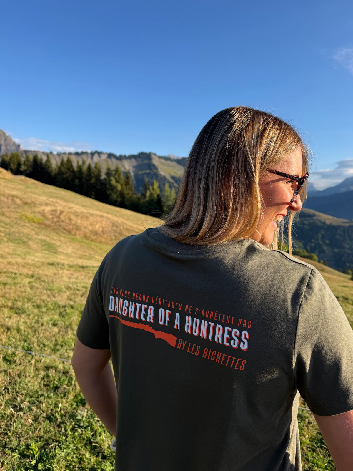 Tee-Shirt DAUGHTER OF A HUNTRESS