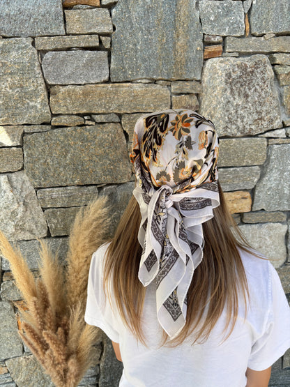 Carré de soie FLEUR