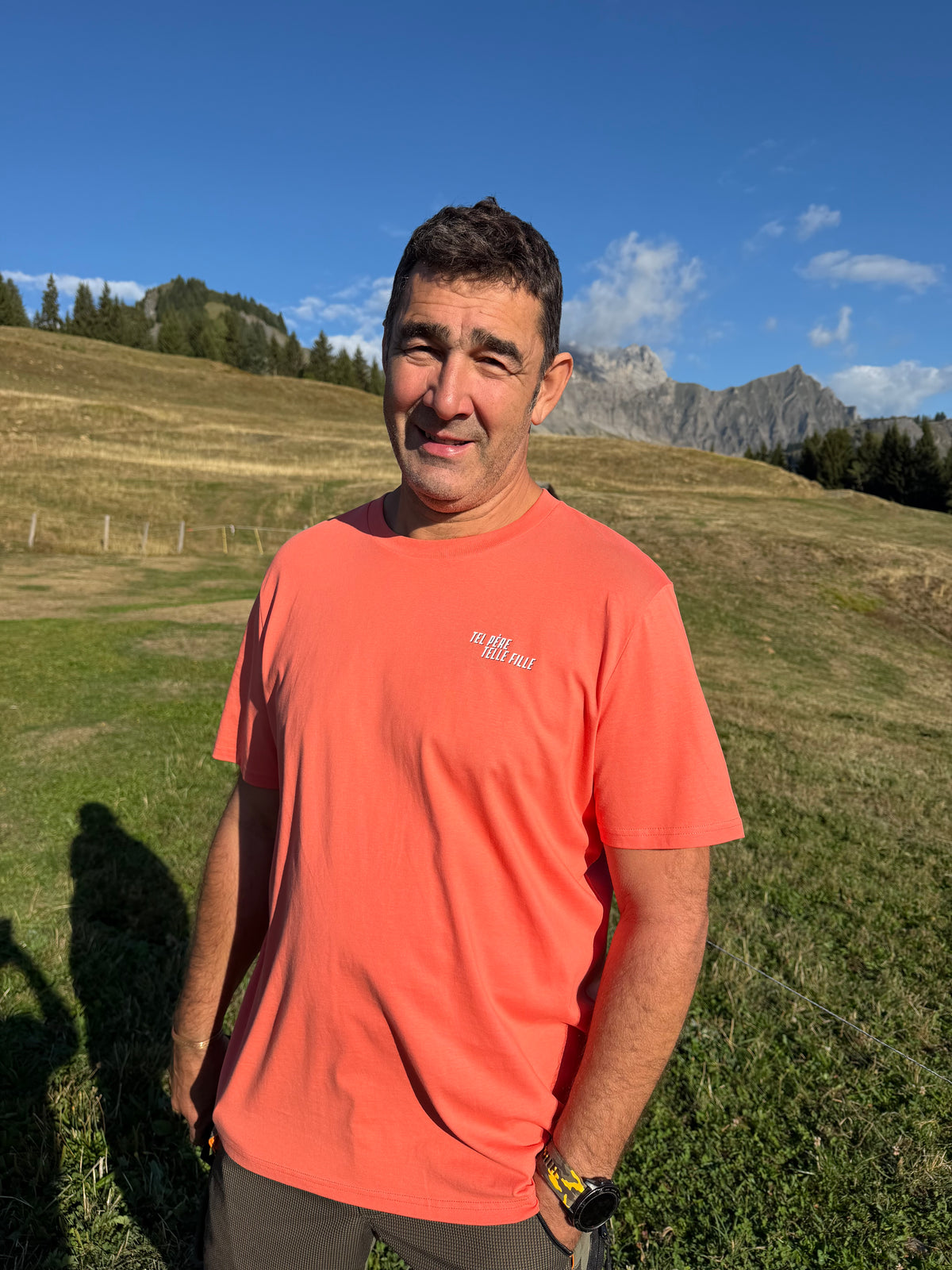 Tee-Shirt DAD OF A HUNTRESS