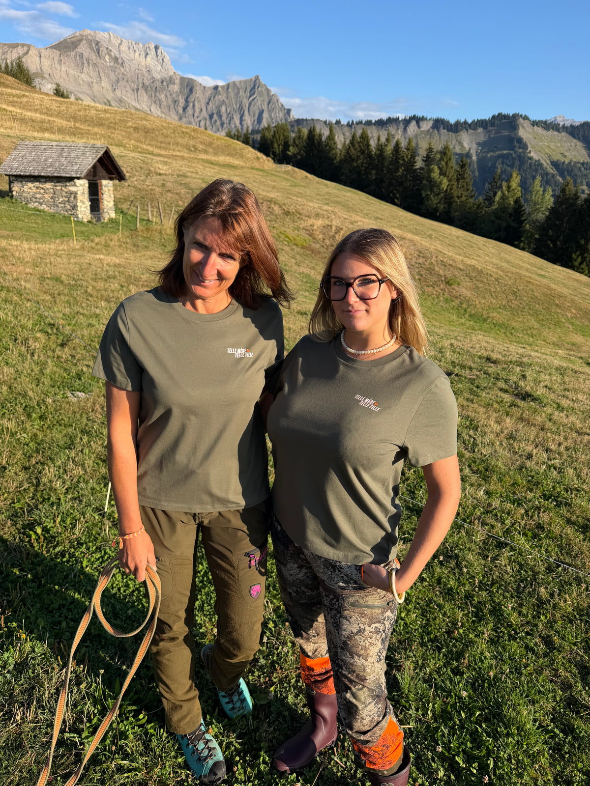 Tee-Shirt DAUGHTER OF A HUNTRESS