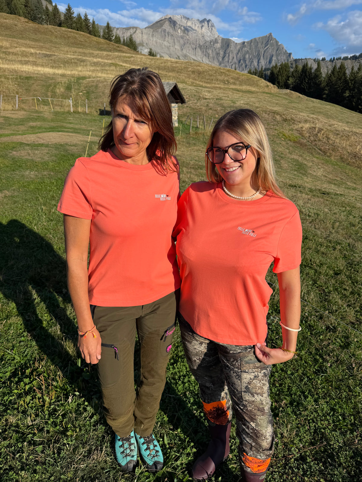 Tee-Shirt MUM OF A HUNTRESS