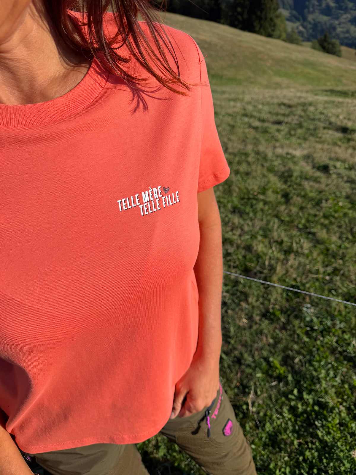Tee-Shirt MUM OF A HUNTRESS
