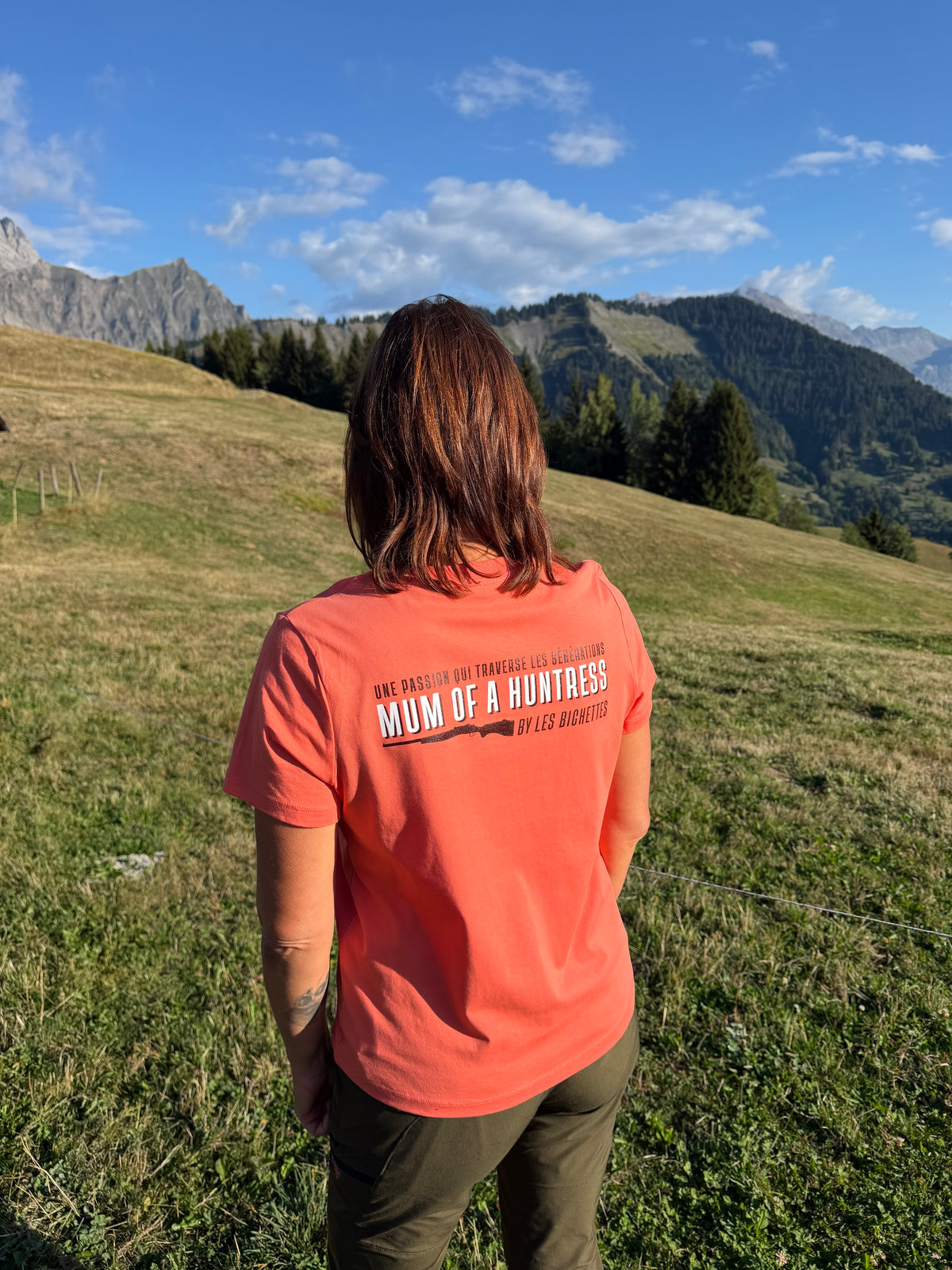 Tee-Shirt MUM OF A HUNTRESS