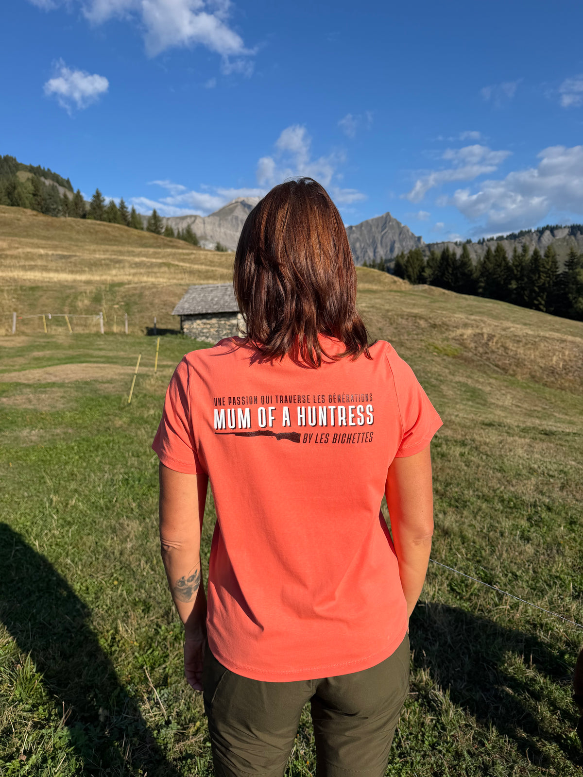 Tee-Shirt MUM OF A HUNTRESS