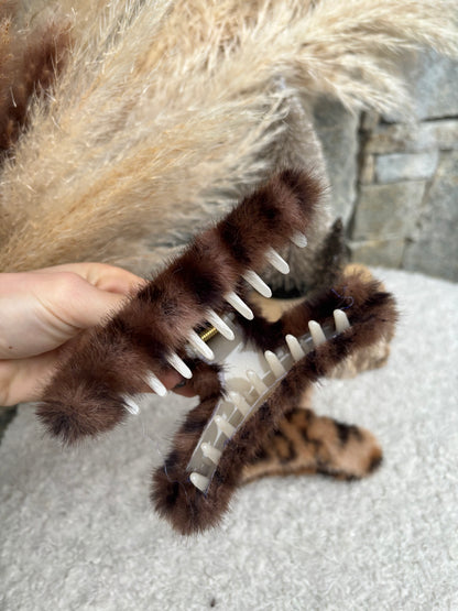 Pince à cheveux moumoute