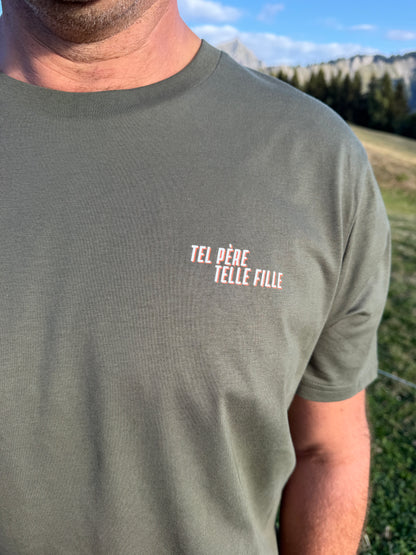 Tee-Shirt DAD OF A HUNTRESS