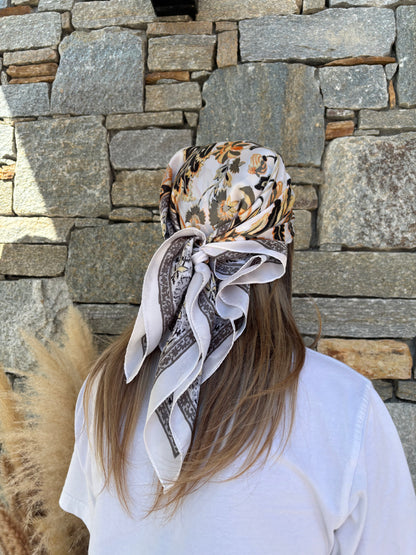 Carré de soie FLEUR