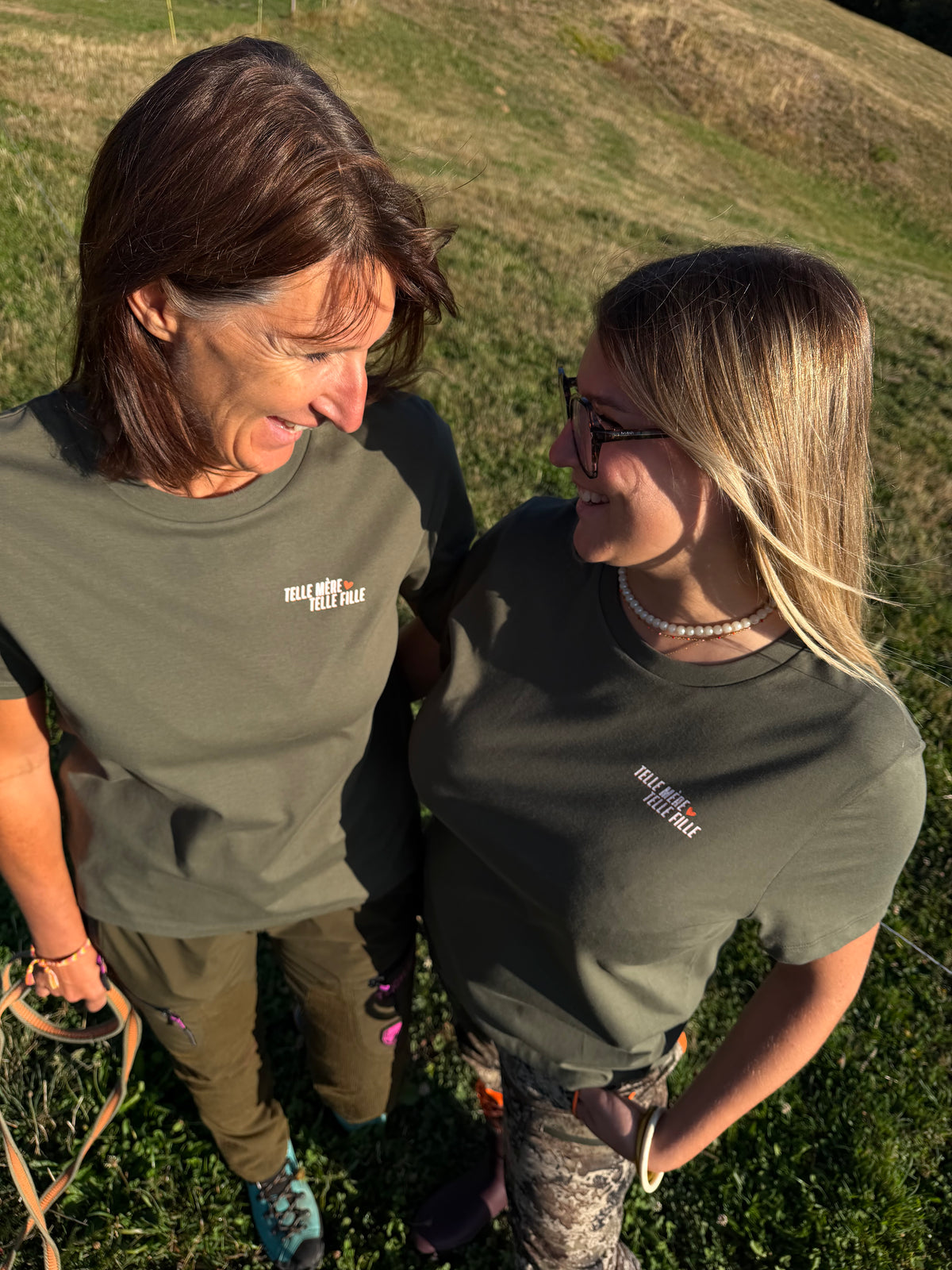Tee-Shirt DAUGHTER OF A HUNTRESS